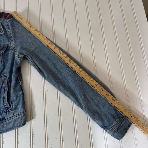 Free People Jean Jacket Women's 4 Blue Multicolor‎ Aztec Baja Print Distressed - Picture 6 of 11